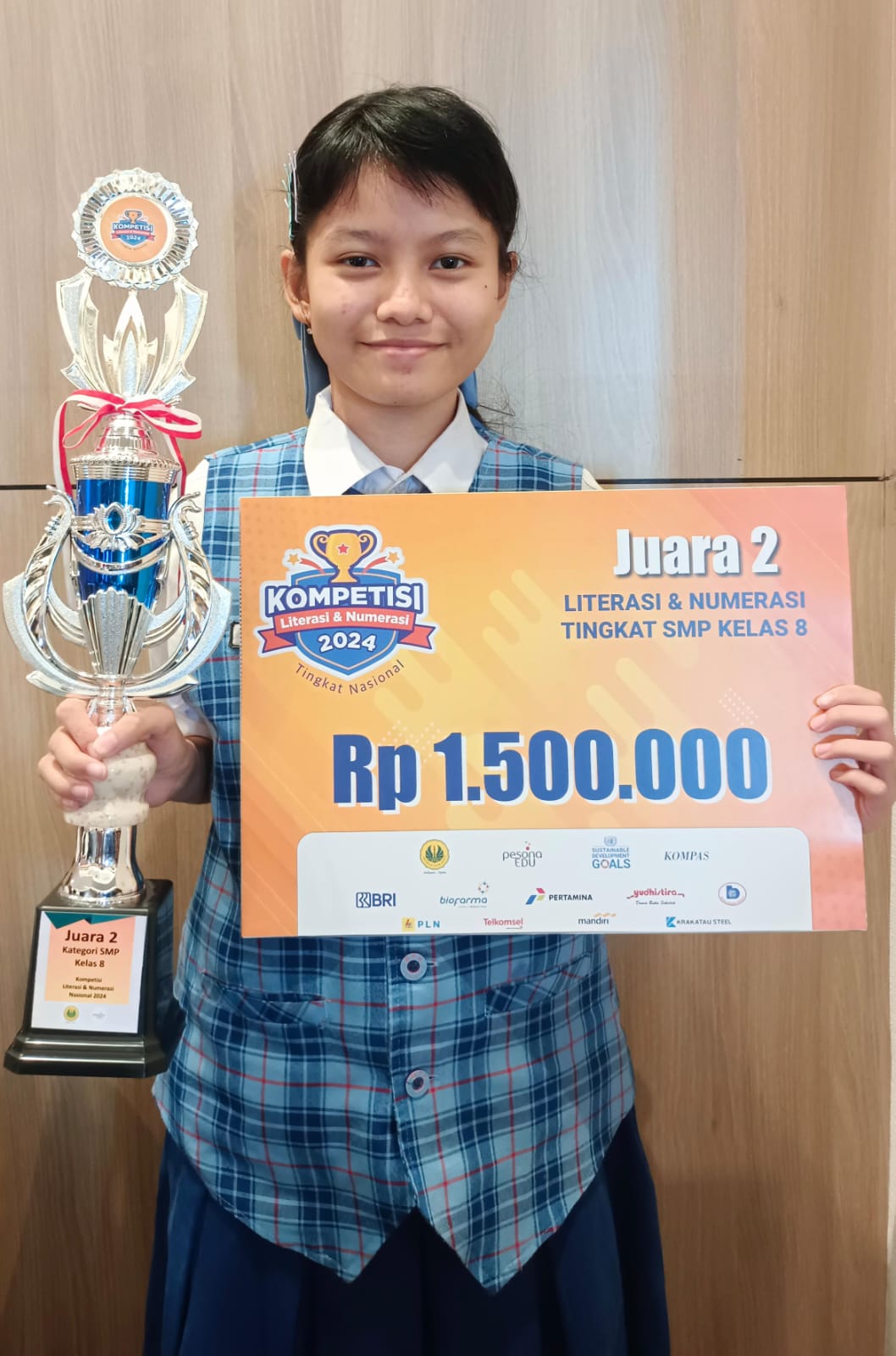 Selamat Kepada Jennifer Manuelanov - 8B | Juara 2 : Lomba LITERASI & NUMERASI 2024 - TINGKAT NASIONAL