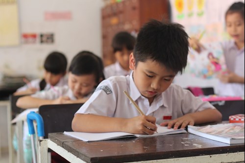 5 Tanda Anak Siap Belajar Menulis, Sudahkah Si Kecil Menunjukkannya?