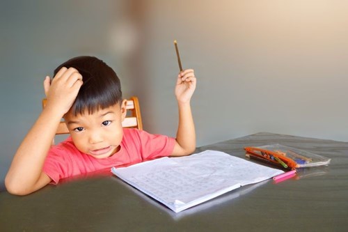 Ini 5 Faktor yang Menyebabkan Anak Tidak Mau Belajar Menulis