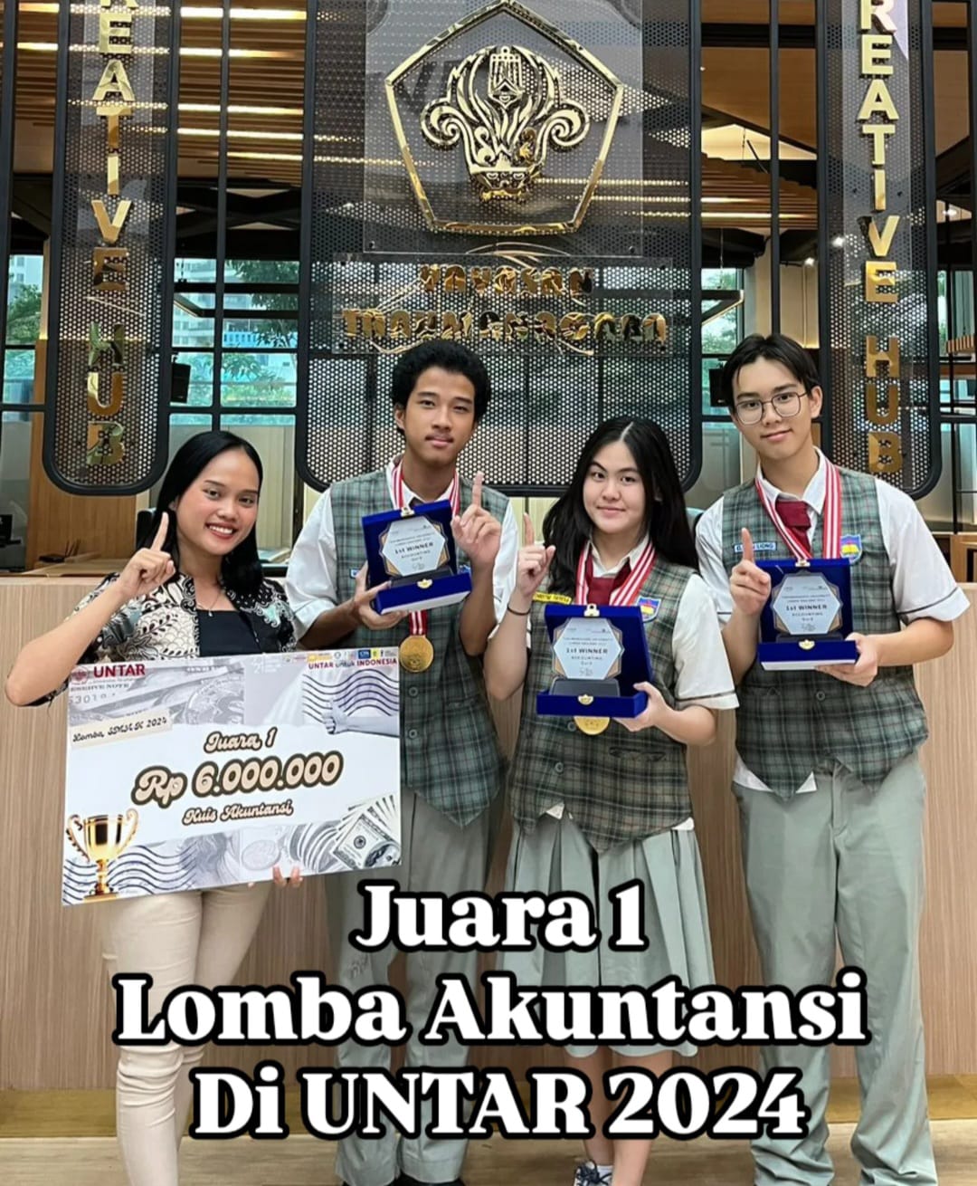 Tim Akuntansi SMAK 1 meraih Juara 1 pada lomba Kuis Akuntansi di UNTAR