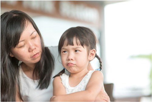 7 Cara Orang Tua Menghadapi Anak yang Sedang Ngambek