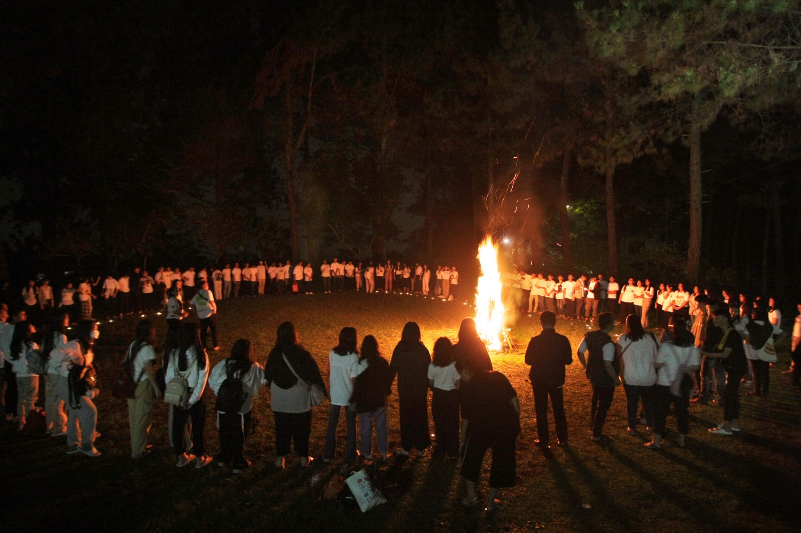 Smile Camp SMA BPK PENABUR HOLIS: Membentuk Karakter Siswa di Wisma Shalom