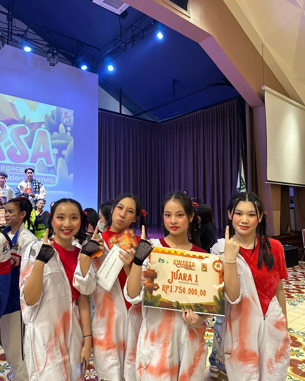Prestasi Tim Modern Dance FIRST Meraih Juara 1 dalam Acara CUP di SMA Ursula