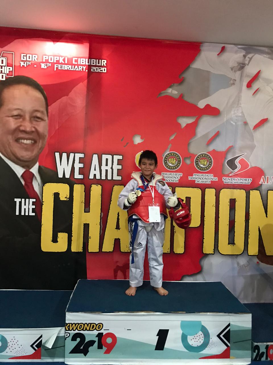 Siswa SDK 6 PENABUR Meraih Emas di Kompetisi Taekwondo