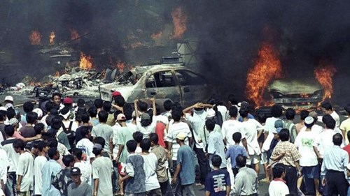 DAMPAK SOSIAL KERUSUHAN 98