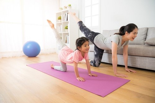 5 Manfaat Yoga untuk Anak Usia Sekolah yang Efektif Mengurangi Kecemasan